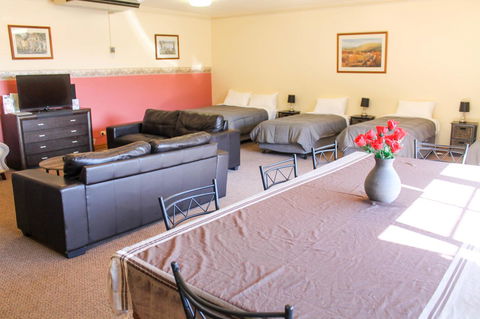 St Georges Motor Inn - Hotel Accommodation 27