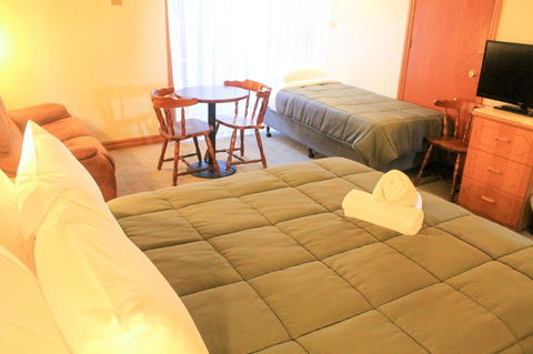St Georges Motor Inn - Hotel Accommodation 10