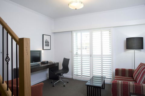 Alto Hotel On Bourke - Hotel Accommodation 24