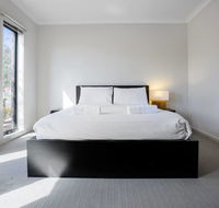 Point Cook Home with a Lovely View in Salt Water - Hotel Accommodation