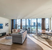 Waterfront 3 Bedroom Luxury Home Victoria Harbour - Hotel Accommodation