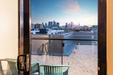 Playhouse Apartments - Hotel Accommodation 6