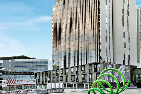 Peppers Docklands - Hotel Accommodation 1