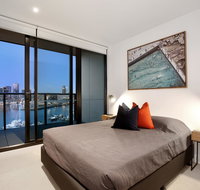 Orange Stay at Collins Wharf - Hotel Accommodation