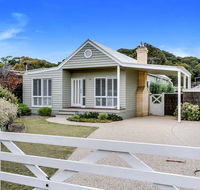 Cute Cottage on Cain - beach at end of street - Hotel Accommodation