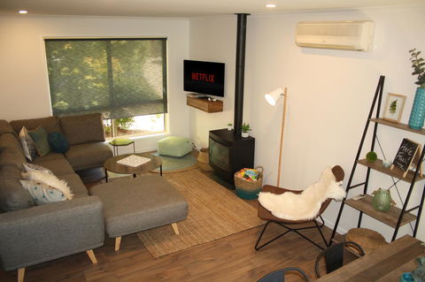 4 Autumn Grove - Hotel Accommodation 0