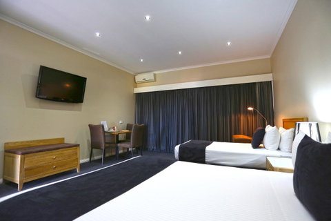 Quality Hotel Melbourne Airport - Hotel Accommodation 24
