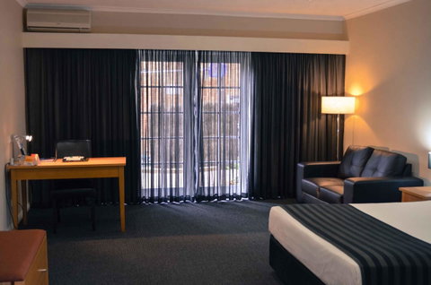 Quality Hotel Melbourne Airport - Hotel Accommodation 13