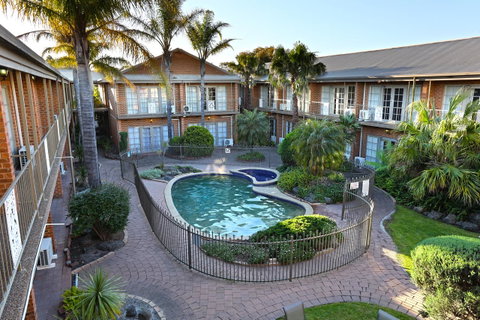 Quality Hotel Melbourne Airport - Hotel Accommodation 1
