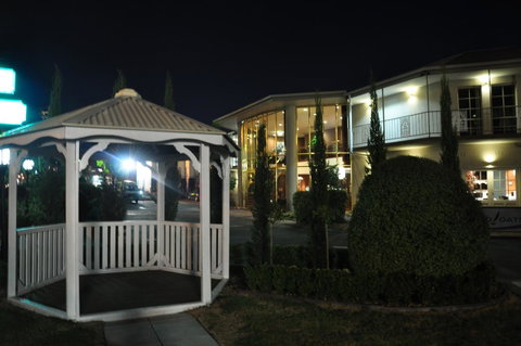 Quality Hotel Melbourne Airport - Hotel Accommodation 12