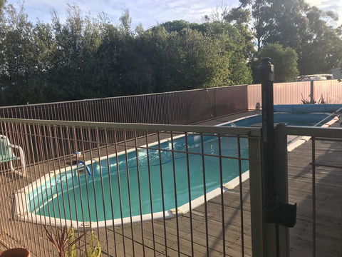 Eagle Bay Views - Hotel Accommodation 6