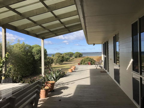 Eagle Bay Views - Hotel Accommodation 0