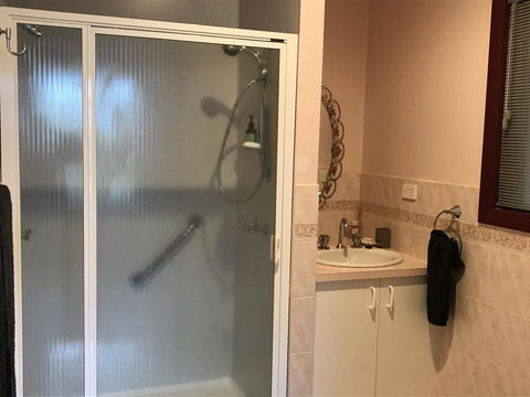 Eagle Bay Views - Hotel Accommodation 12