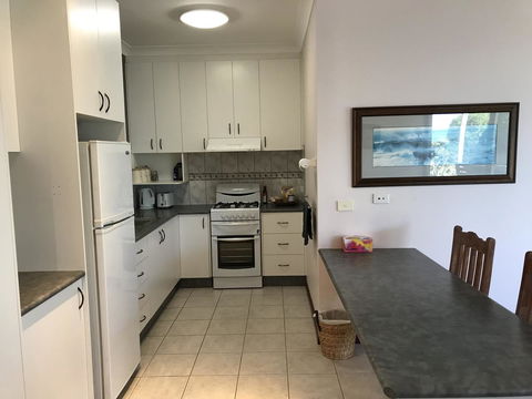 Eagle Bay Views - Hotel Accommodation 15