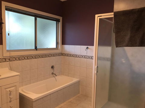 Eagle Bay Views - Hotel Accommodation 13