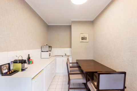 Eltham Gateway Hotel & Conference Centre - Hotel Accommodation 17