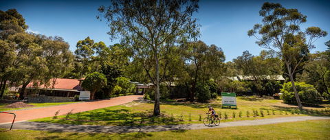 Eltham Gateway Hotel & Conference Centre - Hotel Accommodation 44