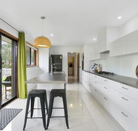 Fairhills - NEW LISTING beautifully styled - Hotel Accommodation