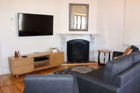 Abbey View - Hotel Accommodation 8