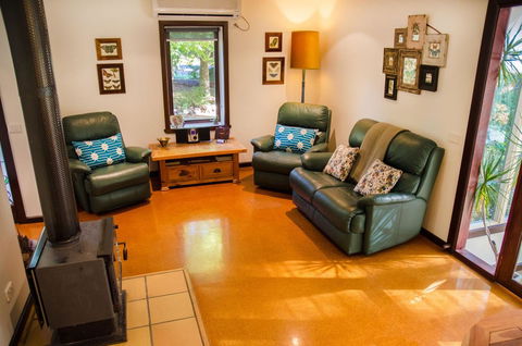 Ashwood Cottages - Hotel Accommodation 11