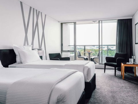 Quay West Suites Melbourne - Hotel Accommodation 8