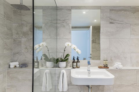 Quay West Suites Melbourne - Hotel Accommodation 11