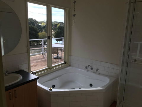 Lakeside Conti Villas - Hotel Accommodation 3