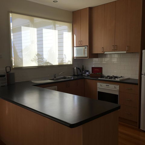 Lakeside Conti Villas - Hotel Accommodation 5