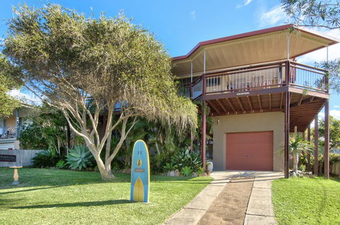 THE BOARDROOM ON BANKSIA - 11 Banksia Ave Bonny Hills - Hotel Accommodation 1