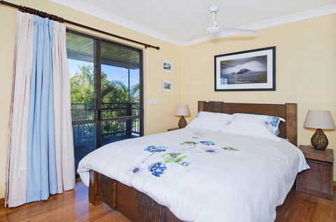 THE BOARDROOM ON BANKSIA - 11 Banksia Ave Bonny Hills - Hotel Accommodation 3