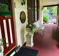 The Chalet Guesthouse And Studio - Hotel Accommodation