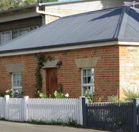 The Cottage South Hobart - Hotel Accommodation