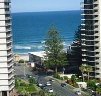 The Crest Apartments - Hotel Accommodation