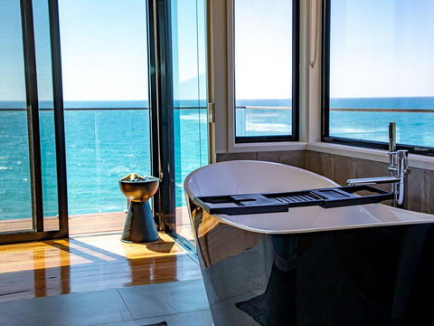 THE DECK HOUSE - A WYE RIVER ICON - Hotel Accommodation 2