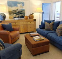 The Dewhurst - Sophisticated Entire CBD Apartment - Hotel Accommodation