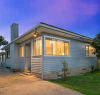 The Entrance North Lakeside Cottage - Hotel Accommodation