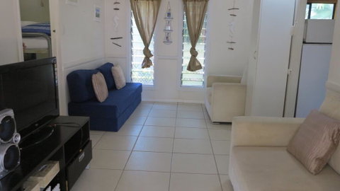 The Fish Shed At Picnic Bay - Hotel Accommodation 1