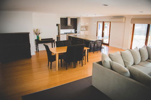 The Hicks - Hotel Accommodation 2