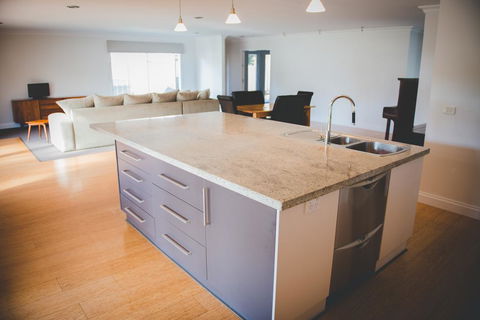 The Hicks - Hotel Accommodation 1