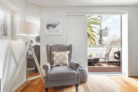 The Jetty Apartment By Ready Set Host - Hotel Accommodation 1