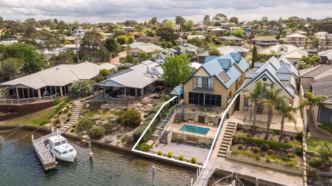 The Loft - Waterfront With Private Pool - Hotel Accommodation 0