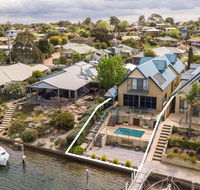 The Loft - Waterfront with Private Pool - Hotel Accommodation