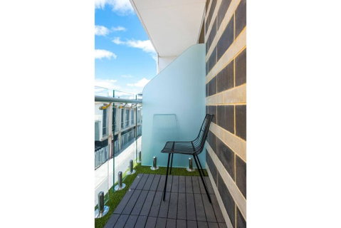 The Nest - Spacious Studio On Newcastle St With Roof Terrace - Hotel Accommodation 1
