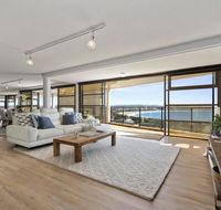 The Penthouse  Point Cartwright - INSTANT HOTEL WINNER 2019 - Hotel Accommodation