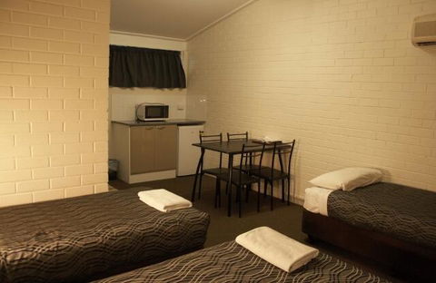The Plains Motor Inn - Hotel Accommodation 3