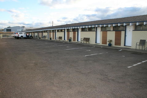 The Plains Motor Inn - Hotel Accommodation 1