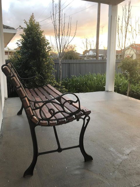 The Rested Guest 3 Bedroom Cottage West Wyalong - Hotel Accommodation 2