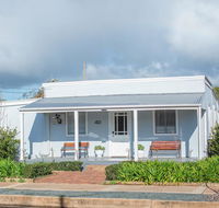 The Rested Guest 3 Bedroom Cottage West Wyalong - Hotel Accommodation