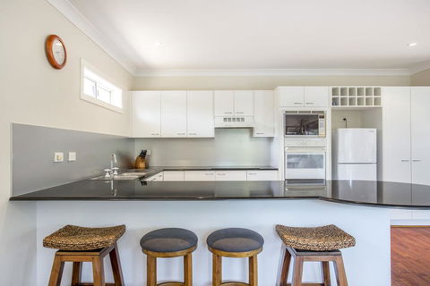 The Sands - 4/46 Jones Avenue Mollymook - Hotel Accommodation 1