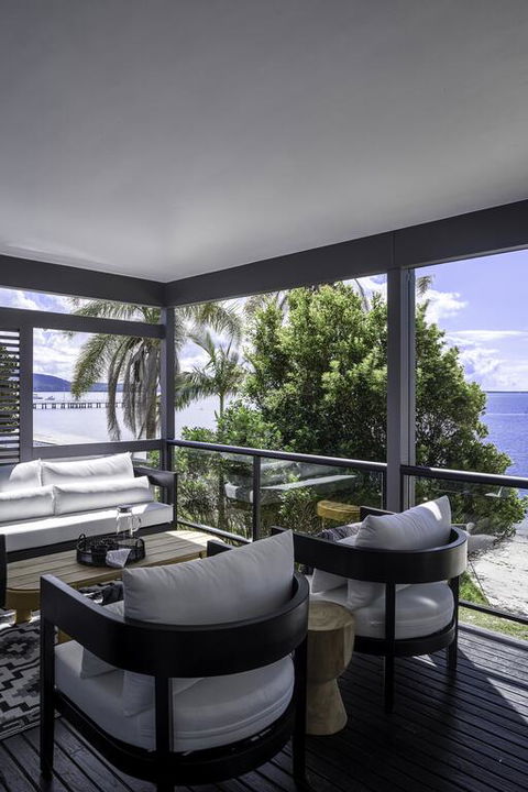 The Seaview - Designer Beachfront House - Hotel Accommodation 3